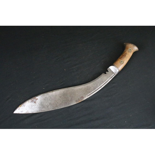 84 - A World War Two / WW2 Mk.2 M43 Private Purchase Kukri knife, steel blade, wooden riveted handle, bla... 