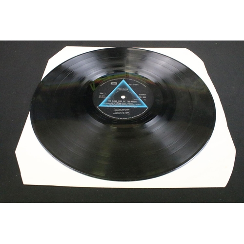 173 - Vinyl - 3 UK copies of Pink Floyd Dark Side Of The Moon to include: A10/B9 Vg, A10/B9 Vg-, A11/B11 V... 