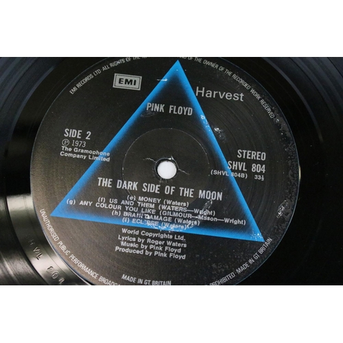 173 - Vinyl - 3 UK copies of Pink Floyd Dark Side Of The Moon to include: A10/B9 Vg, A10/B9 Vg-, A11/B11 V... 