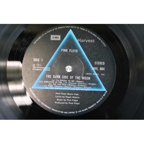 173 - Vinyl - 3 UK copies of Pink Floyd Dark Side Of The Moon to include: A10/B9 Vg, A10/B9 Vg-, A11/B11 V... 