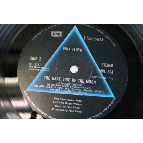 173 - Vinyl - 3 UK copies of Pink Floyd Dark Side Of The Moon to include: A10/B9 Vg, A10/B9 Vg-, A11/B11 V... 