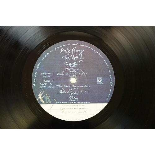 100 - Vinyl - 7 Pink Floyd albums to include: Dark Side Of The Moon (SHVL 804, A3 / B2 matrices) VG+, Atom... 