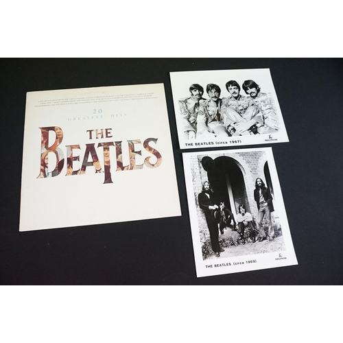 106 - Vinyl - 8 Beatles LPs to include Sgt Pepper (PMC 7027 UK mono pressing with flipback gatefold, yello... 