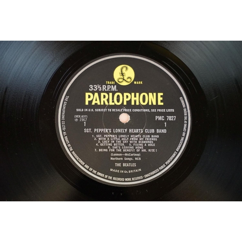 106 - Vinyl - 8 Beatles LPs to include Sgt Pepper (PMC 7027 UK mono pressing with flipback gatefold, yello... 