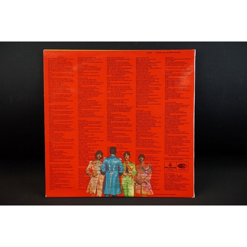 106 - Vinyl - 8 Beatles LPs to include Sgt Pepper (PMC 7027 UK mono pressing with flipback gatefold, yello... 