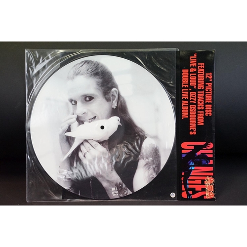 97 - Vinyl - 10 Rock / Punk picture disc / coloured vinyl 12”, 2 albums and one shaped 7” single disc to ... 