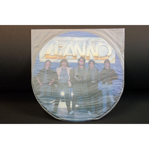 97 - Vinyl - 10 Rock / Punk picture disc / coloured vinyl 12”, 2 albums and one shaped 7” single disc to ... 