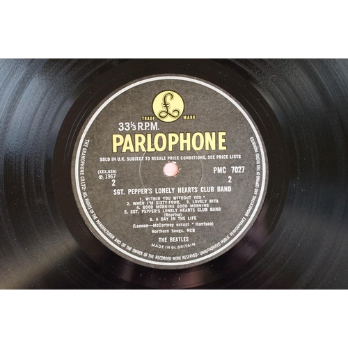 12 - Vinyl - The Beatles - Sgt. Pepper's Lonely Hearts Club Band LP on Parlophone Records, PMC 7027. Orig... 