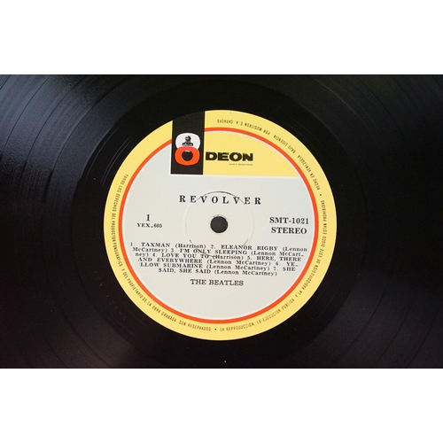 18 - Vinyl - 4 The Beatles LPs to include The White Album (top loader, stereo pressing ,No. 0416677, Mfd.... 