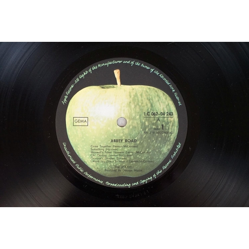 18 - Vinyl - 4 The Beatles LPs to include The White Album (top loader, stereo pressing ,No. 0416677, Mfd.... 