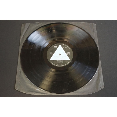 3 - Vinyl - Pink Floyd - Dark Side Of The Moon LP on Harvest SHVL 804. Solid blue triangle labels. Black... 