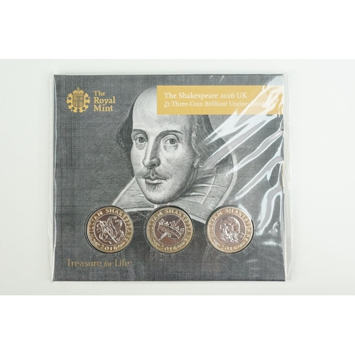 104 - A collection of sixteen Royal Mint brilliant uncirculated £2 coins to include, 1995, 1994, 1989, 200... 