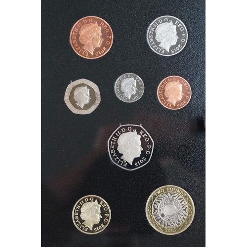 147 - A Royal Mint United Kingdom Queen Elizabeth II 2015 collectors edition proof coin set, encapsulated ... 
