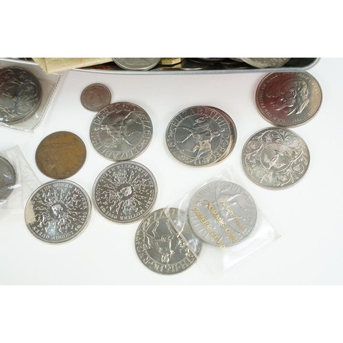 180 - A collection of British and World coins to include British pre decimal silver and commemorative crow... 