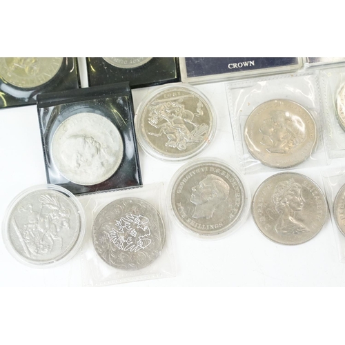 20 - A large collection of British commemorative crown coins.