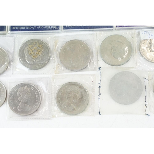 20 - A large collection of British commemorative crown coins.