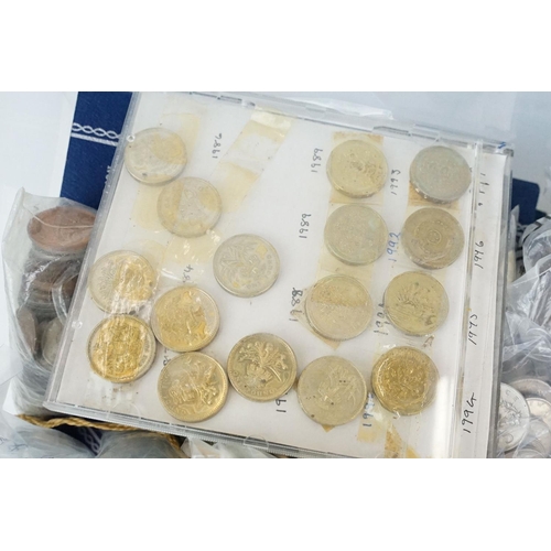 42 - A large collection of British and World coins to include uncirculated, proof, silver and commemorati... 