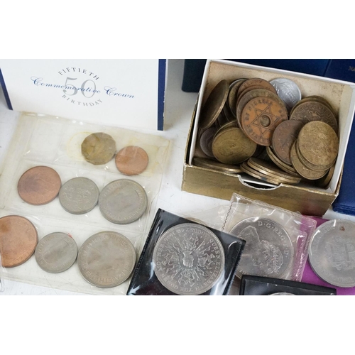 73 - A collection of mixed coins to include circulated and uncirculated examples together with some silve... 