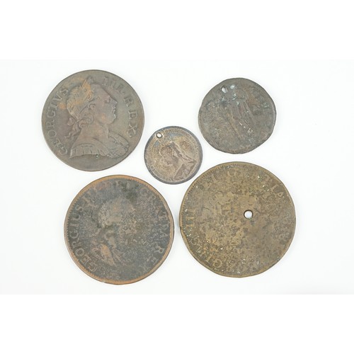 32 - A collection of British and World coins and banknotes to include some silver examples.