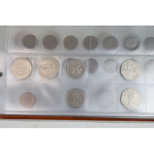 238 - A large collection of United Kingdom decimal and pre decimal coins to include a good selection of pr... 