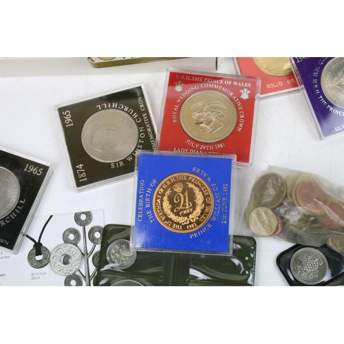 242 - A collection of mainly uncirculated coins to include Kuwait silver examples, First decimal sets, cro... 