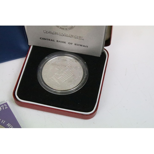 242 - A collection of mainly uncirculated coins to include Kuwait silver examples, First decimal sets, cro... 