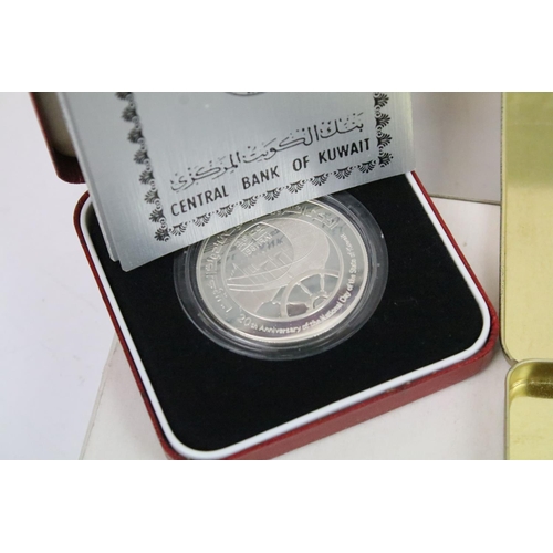 242 - A collection of mainly uncirculated coins to include Kuwait silver examples, First decimal sets, cro... 