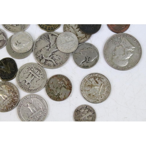 245 - A small collection of circulated United States of America coins.