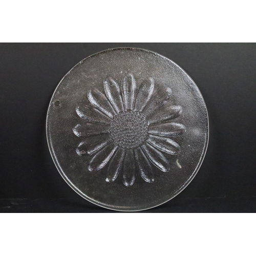 70 - Stuart Crystal fruit bowl, Daisy cheese platter and six Doulton International Crystal champagne flut... 