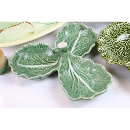 58 - Shorter and Son Ltd cabbage dip bowl and large platter along with large cabbage serving 'basket' of ... 