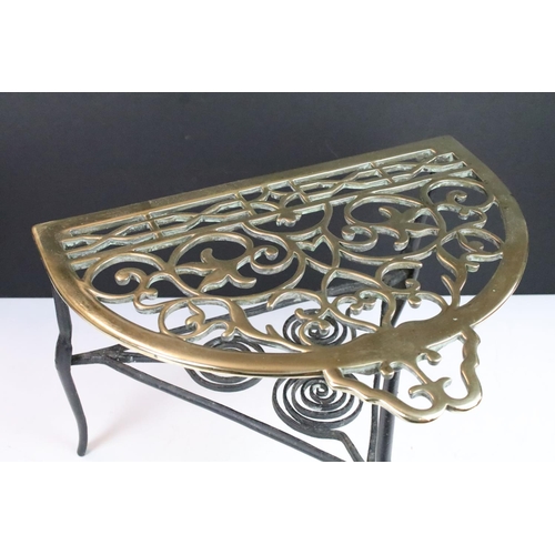 95 - Early mid 19th century brass and iron trivet kettle stand, H 29cm x W 42cm x D 34cm