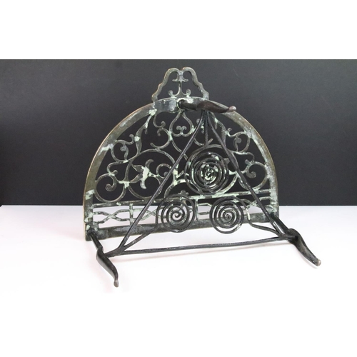 95 - Early mid 19th century brass and iron trivet kettle stand, H 29cm x W 42cm x D 34cm
