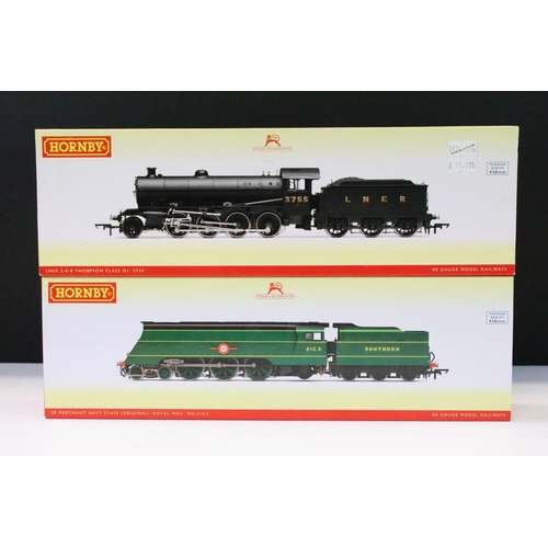 5 - Two boxed Hornby OO gauge locomotives to include R3088 LNER 2-8-0 Thompson Class Q1 3755 and R3435 S... 