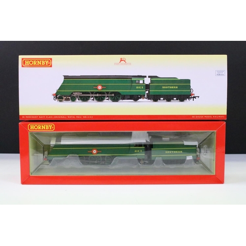 5 - Two boxed Hornby OO gauge locomotives to include R3088 LNER 2-8-0 Thompson Class Q1 3755 and R3435 S... 