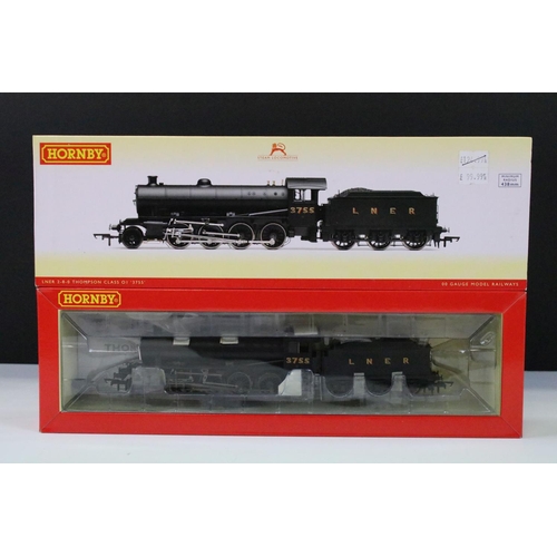 5 - Two boxed Hornby OO gauge locomotives to include R3088 LNER 2-8-0 Thompson Class Q1 3755 and R3435 S... 