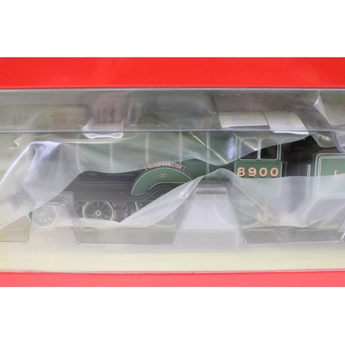 6 - Two boxed Hornby OO gauge locomotives to include R3433 LNER Class D16/3 Claud Hamilton No 8900 and R... 