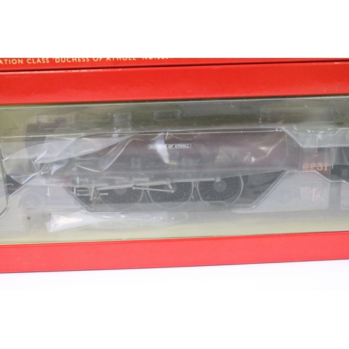 7 - Two boxed Hornby OO gauge locomotives to include R3332 BR (Late) King Class King Edward VIII 6029 an... 