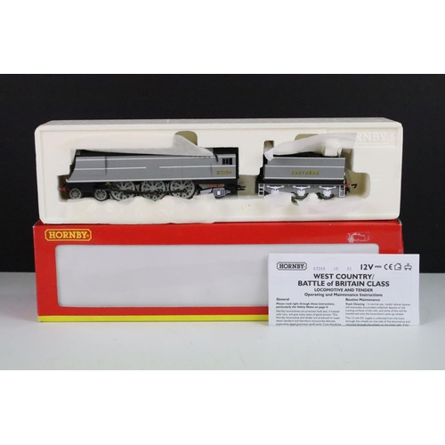 54 - Four boxed Hornby OO gauge locomotives to include R2876 GWR Railcar No 34, R2286 SR 4-6-2 Battle of ... 