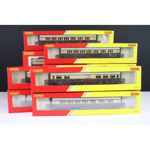 57 - 10 Boxed Hornby Railroad OO gauge items of rolling stock to include 2 x R4526 Operating Mail Coach 8... 