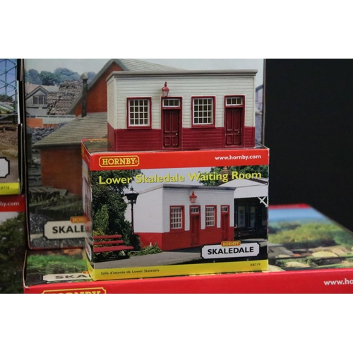 63 - 27 Boxed Hornby Skaledale OO gauge trackside buildings to include R8516 St James' Parish, RR8546 Edd... 