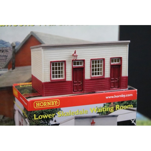 63 - 27 Boxed Hornby Skaledale OO gauge trackside buildings to include R8516 St James' Parish, RR8546 Edd... 