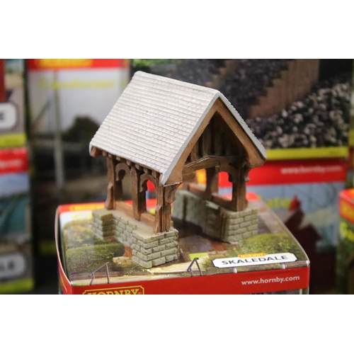 63 - 27 Boxed Hornby Skaledale OO gauge trackside buildings to include R8516 St James' Parish, RR8546 Edd... 