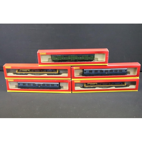 65 - 32 Boxed Hornby OO gauge items of rolling stock to include R6143 BR Carfleet Car Transporter B748698... 