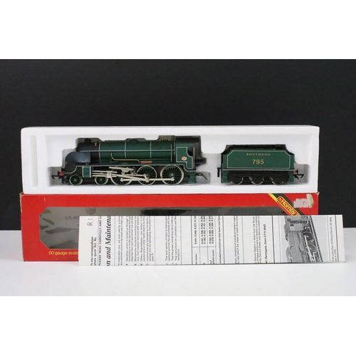 95 - Six boxed Hornby OO gauge locomotives to include R310 BR 4-6-2 Loco Battle of Britain Class Lord Bea... 