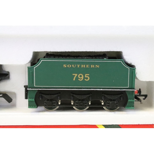 95 - Six boxed Hornby OO gauge locomotives to include R310 BR 4-6-2 Loco Battle of Britain Class Lord Bea... 