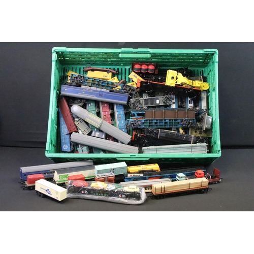 120 - Around 45 OO gauge items of rolling stock to include mainly Triang & Lima examples featuring car tra... 