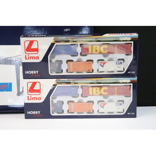 66 - Six boxed Lima Hobby Line HO gauge accessories to include HL800 Container 2 x 20 ft container, 2 x H... 