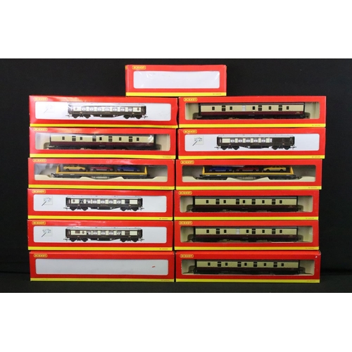 67 - 35 Boxed Hornby OO gauge items of rolling stock to include R4164 Super Detail Pullman 1st Class Kitc... 