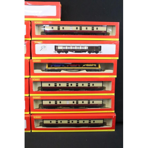 67 - 35 Boxed Hornby OO gauge items of rolling stock to include R4164 Super Detail Pullman 1st Class Kitc... 