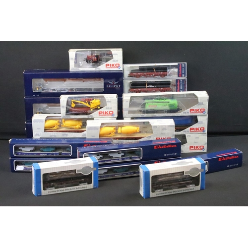 69 - 23 Boxed HO gauge items of rolling stock to include 10 x Electrotren, 8 x Piko, 3 x Liliput and 2 x ... 